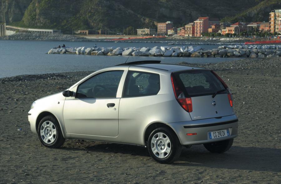  Fiat Punto 2003 года  (фото 14 из 67)